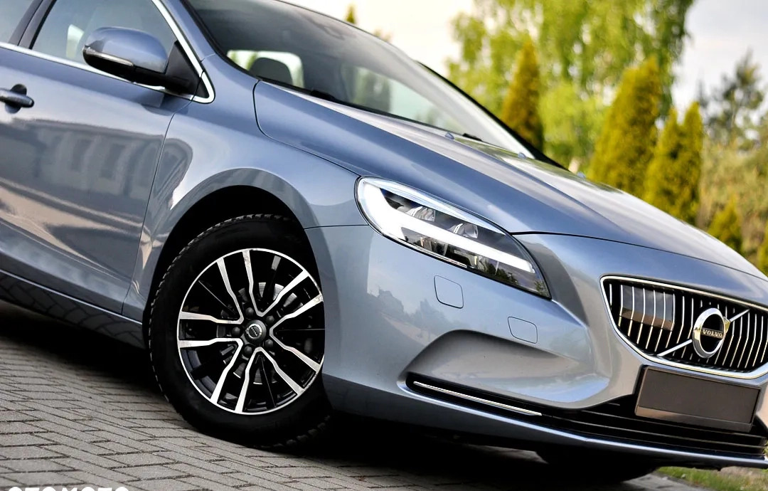 Volvo V40 cena 56900 przebieg: 189000, rok produkcji 2018 z Płock małe 704
